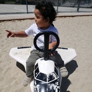 Meet your Posher, Claudia